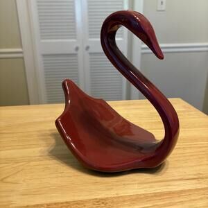 Vintage Nova Designs Ceramic Swan in Mauve